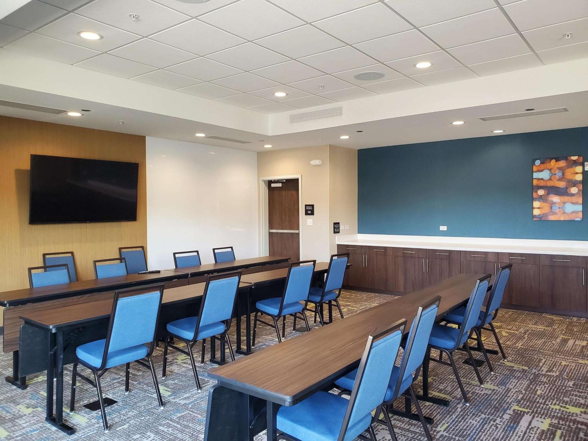 Hampton Inn Redmond Bend Airport Exterior photo