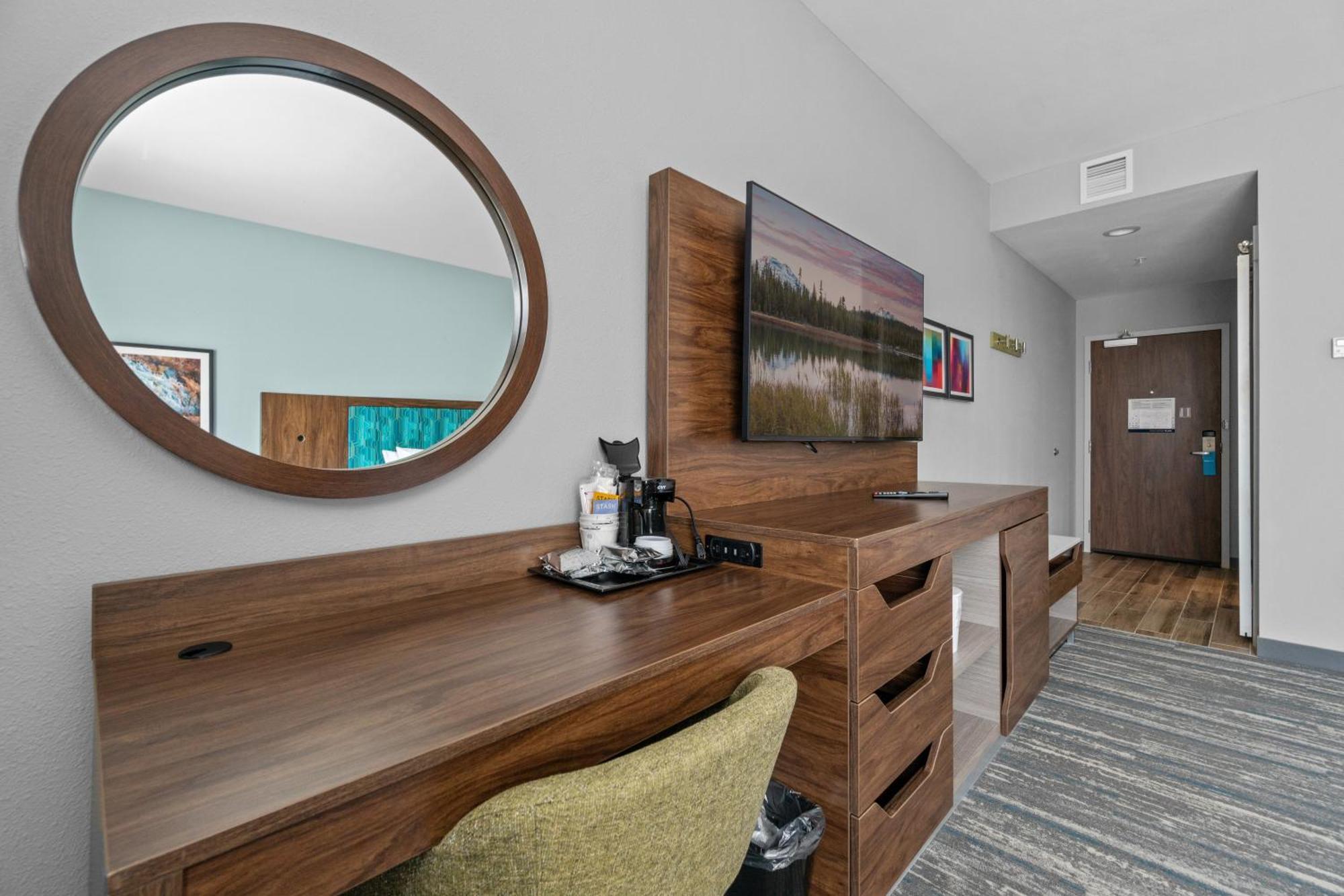 Hampton Inn Redmond Bend Airport Exterior photo