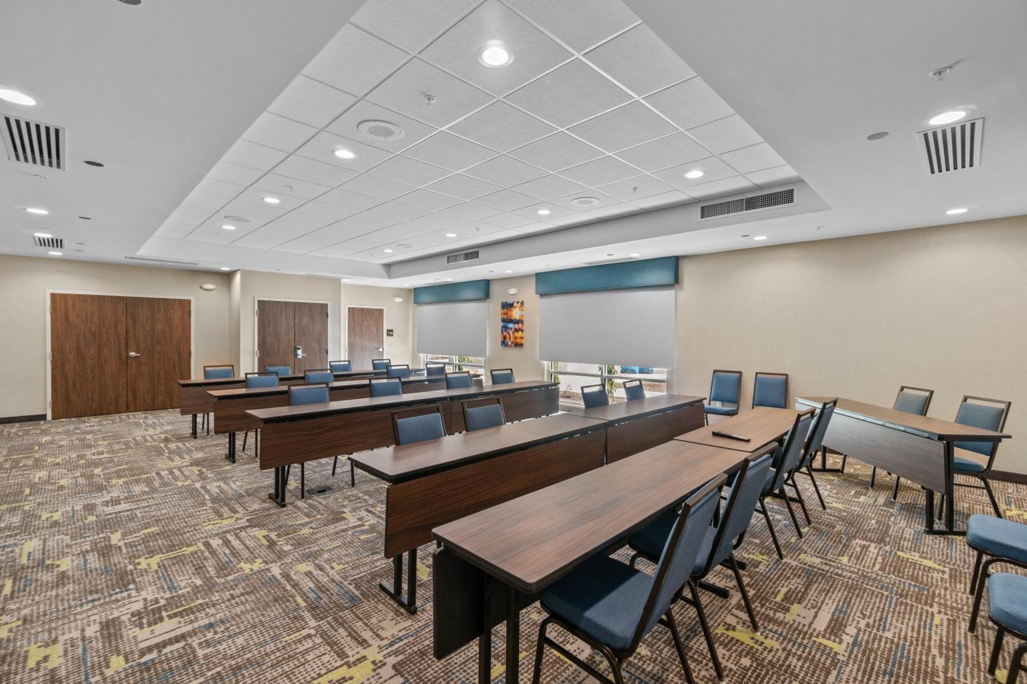 Hampton Inn Redmond Bend Airport Exterior photo